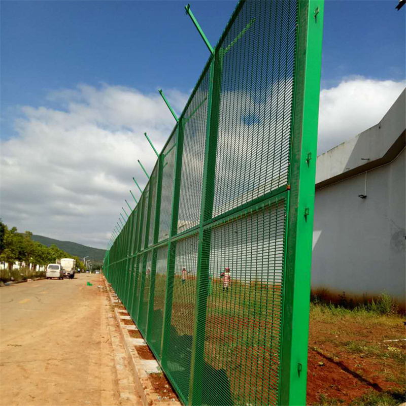 廣西監(jiān)獄圍墻外側(cè)隔離網(wǎng)